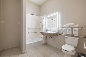 Holiday Inn Express & Suites College Station by IHG