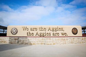 Holiday Inn Express & Suites College Station by IHG