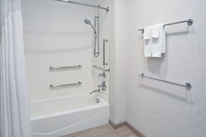 Holiday Inn Express Hotel & Suites Belleville by IHG