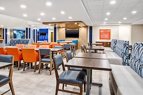 Holiday Inn Express Hotel & Suites Belleville by IHG