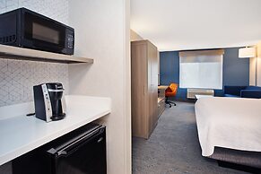 Holiday Inn Express Hotel & Suites Belleville by IHG