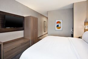 Holiday Inn Express Hotel & Suites Belleville by IHG