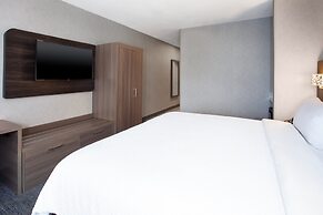 Holiday Inn Express Hotel & Suites Belleville by IHG