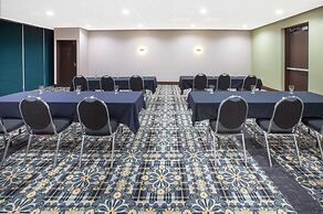 Baymont Inn & Suites Grand Rapids Near Downtown