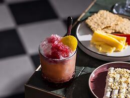 Mantra 2 Bond Street Sydney