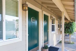 Sea Breeze Inn And Cottages