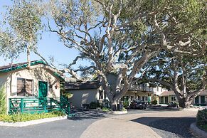Sea Breeze Inn And Cottages