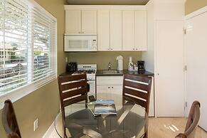 Sea Breeze Inn And Cottages