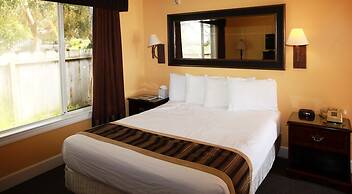Sea Breeze Inn And Cottages