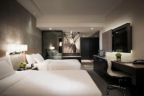 Gateway, Marco Polo Hotel