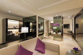 Gateway, Marco Polo Hotel