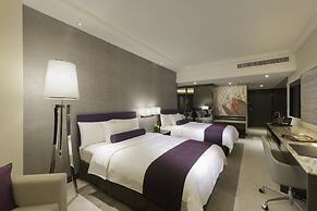 Gateway, Marco Polo Hotel