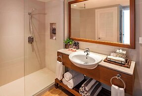 OUTRIGGER Fiji Beach Resort