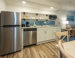 Palmera Inn and Suites