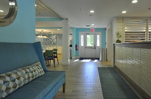 Palmera Inn and Suites