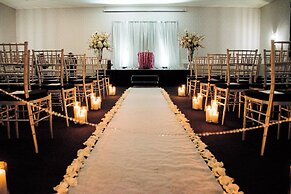 Delta Hotels by Marriott Cincinnati Sharonville