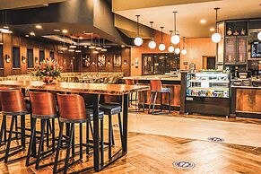 Delta Hotels by Marriott Cincinnati Sharonville