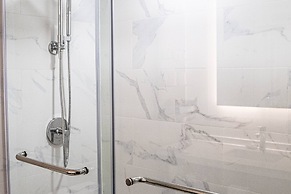 Delta Hotels by Marriott Cincinnati Sharonville