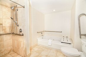 DoubleTree Resort & Spa by Hilton Ocean Point-N. Miami Beach