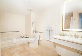DoubleTree Resort & Spa by Hilton Ocean Point-N. Miami Beach