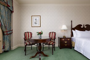 Bristol Hotel, Boutique Collection