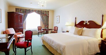 Bristol Hotel, Boutique Collection