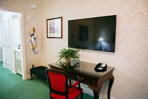 Bristol Hotel, Boutique Collection