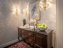 Bristol Hotel, Boutique Collection