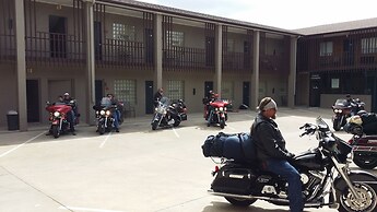 Bear Lodge Motel