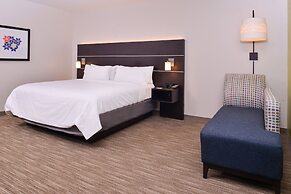 Holiday Inn Express & Suites Mall of America - MSP Airport, an IHG Hot