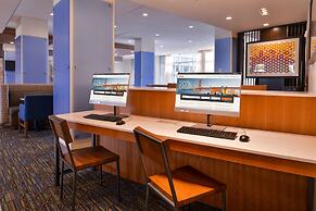 Holiday Inn Express & Suites Mall of America - MSP Airport by IHG