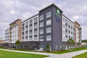Holiday Inn Express & Suites Mall of America - MSP Airport by IHG