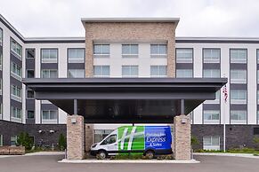 Holiday Inn Express & Suites Mall of America - MSP Airport by IHG