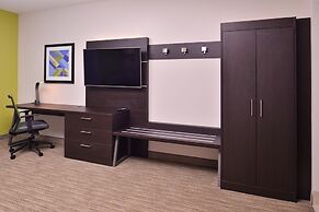 Holiday Inn Express & Suites Mall of America - MSP Airport by IHG