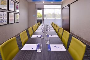 Holiday Inn Express & Suites Mall of America - MSP Airport by IHG