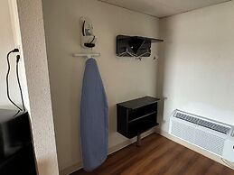 Motel 6 Butte, MT - Historic City Center