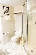 Village Inn & Suites