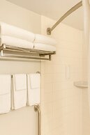 Village Inn & Suites