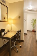 Village Inn & Suites