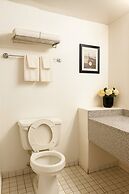 Village Inn & Suites