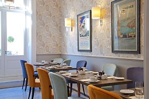 54 Queens Gate Hotel