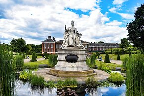 54 Queens Gate Hotel