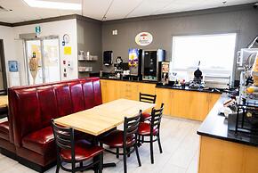 Super 8 by Wyndham Drayton Valley