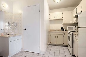 Super 8 by Wyndham Red Deer