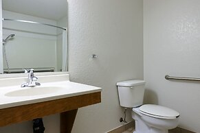 Super 8 by Wyndham Regina