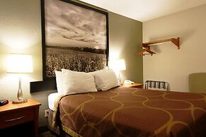 Super 8 by Wyndham Regina