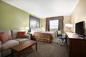 Super 8 by Wyndham Regina