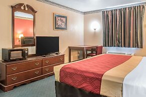 Econo Lodge Airport