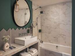 Handsome Hotel