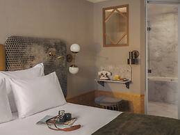 Handsome Hotel